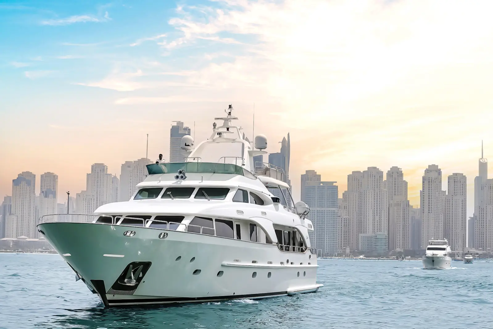 Dubai Charter Yacht